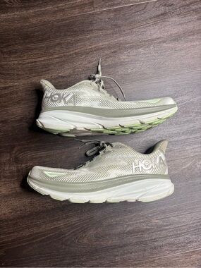 Size 13D Hoka One One HOKA Clifton 9 Olive Haze Mercury